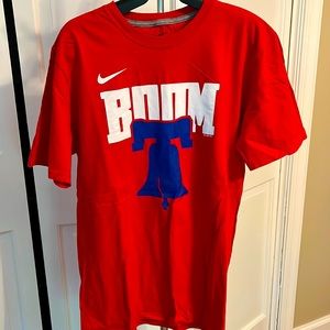 Men’s Large Phillies t shirt, Nike brand